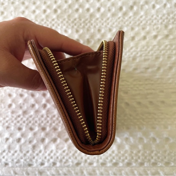 Ellen Tracy Brown Faux Leather Wallet - Picture 6 of 7